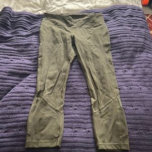 Lululemon pace rival size 6